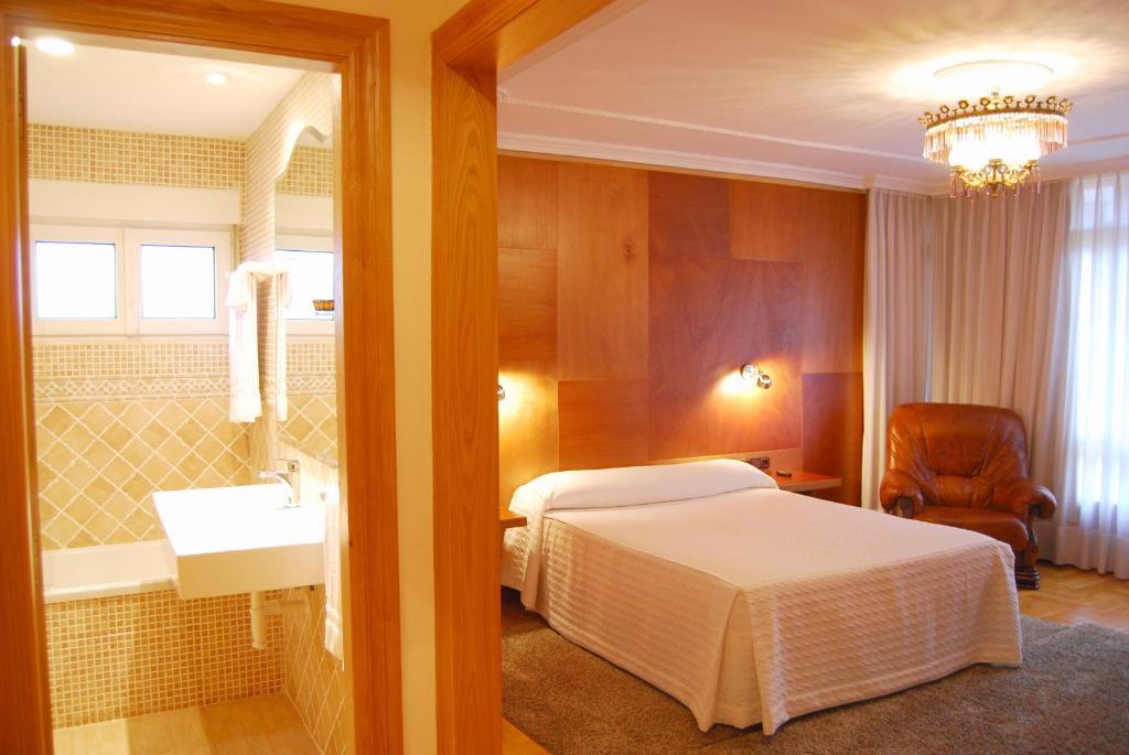 Hotel La Rivera Arenas De Cabrales Oda fotoğraf