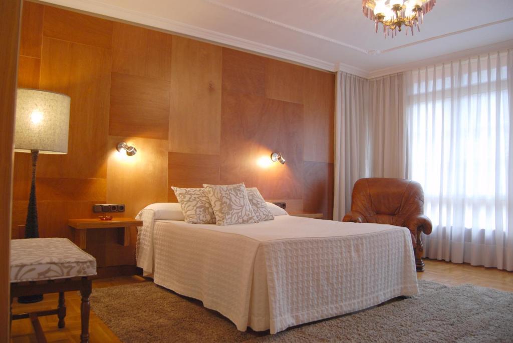Hotel La Rivera Arenas De Cabrales Oda fotoğraf