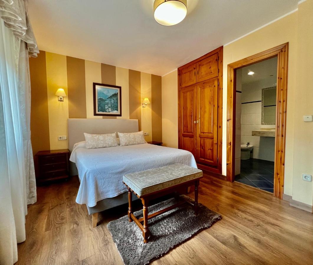 Hotel La Rivera Arenas De Cabrales Dış mekan fotoğraf