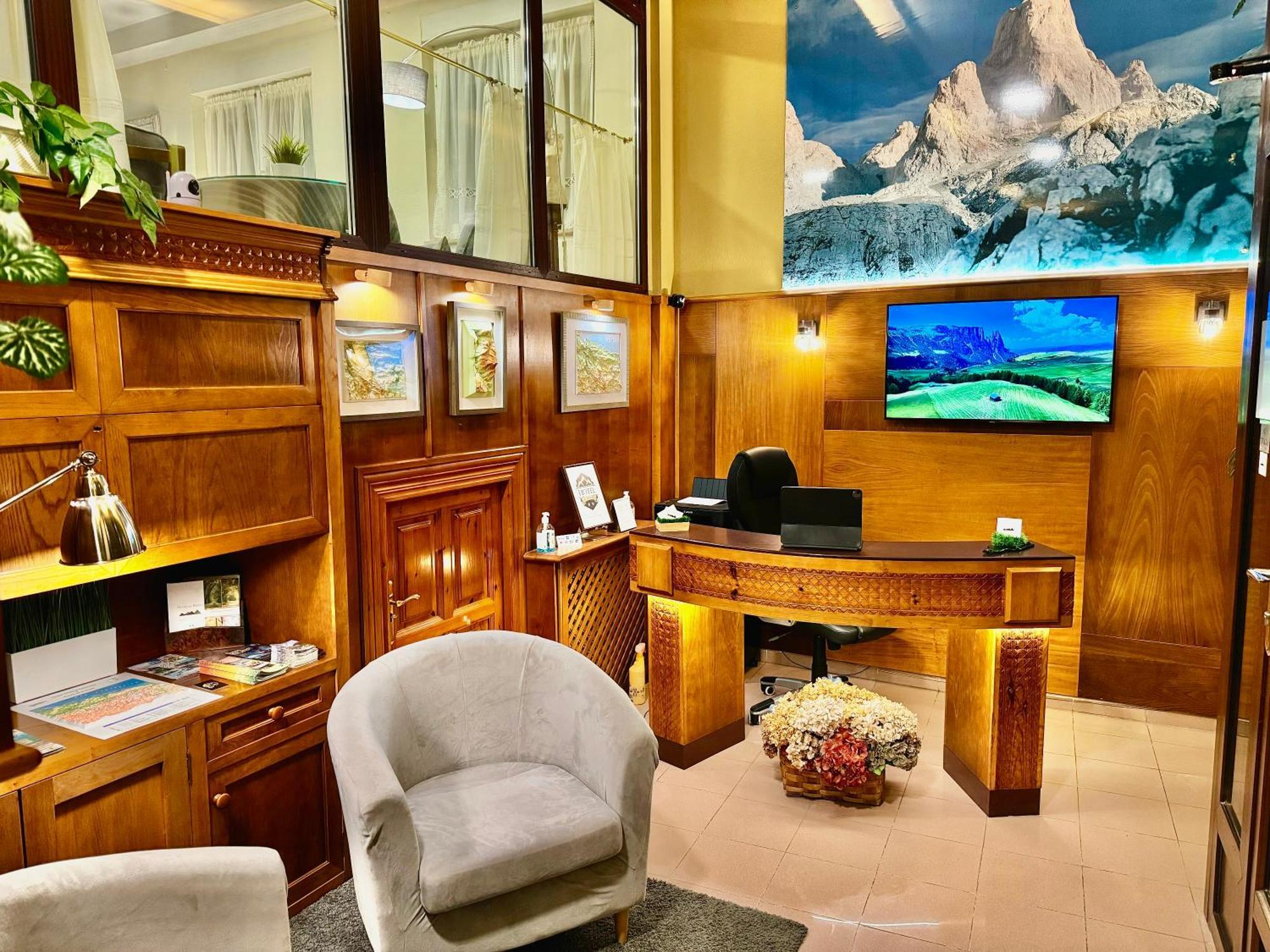 Hotel La Rivera Arenas De Cabrales Dış mekan fotoğraf