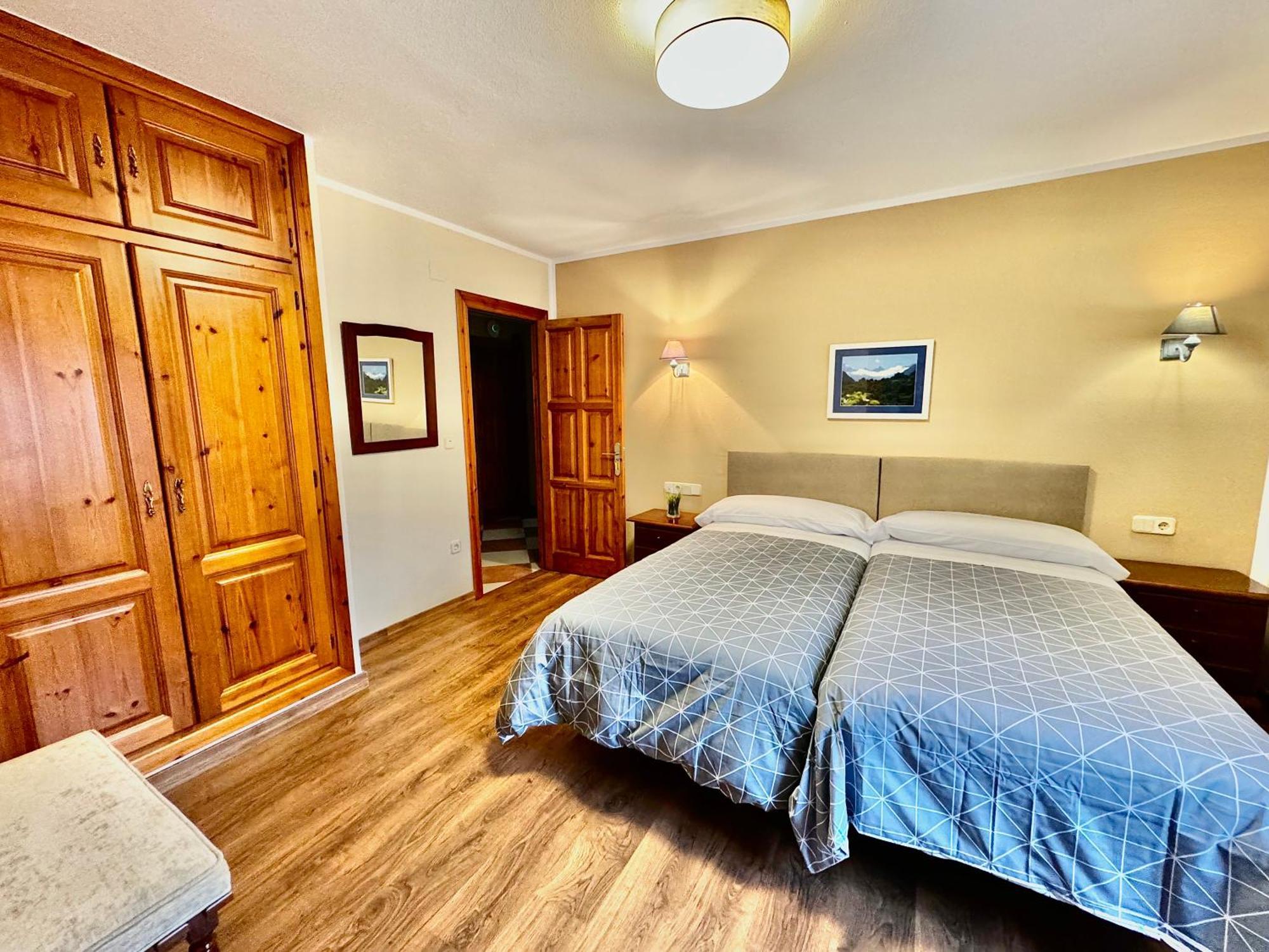 Hotel La Rivera Arenas De Cabrales Dış mekan fotoğraf