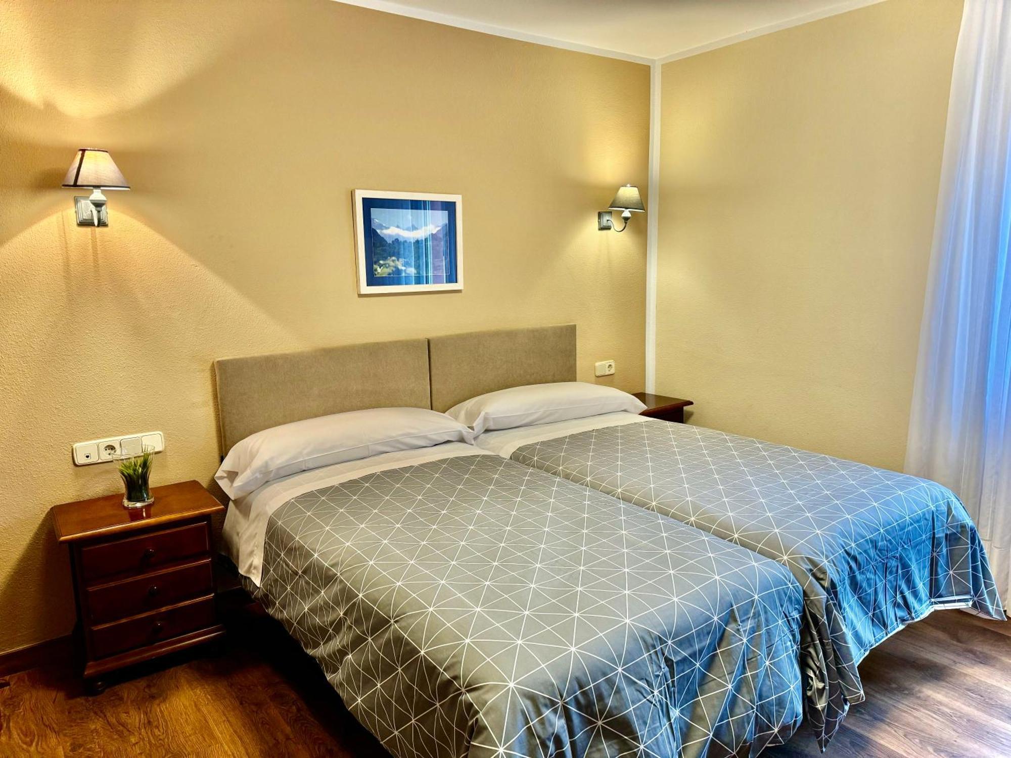 Hotel La Rivera Arenas De Cabrales Dış mekan fotoğraf