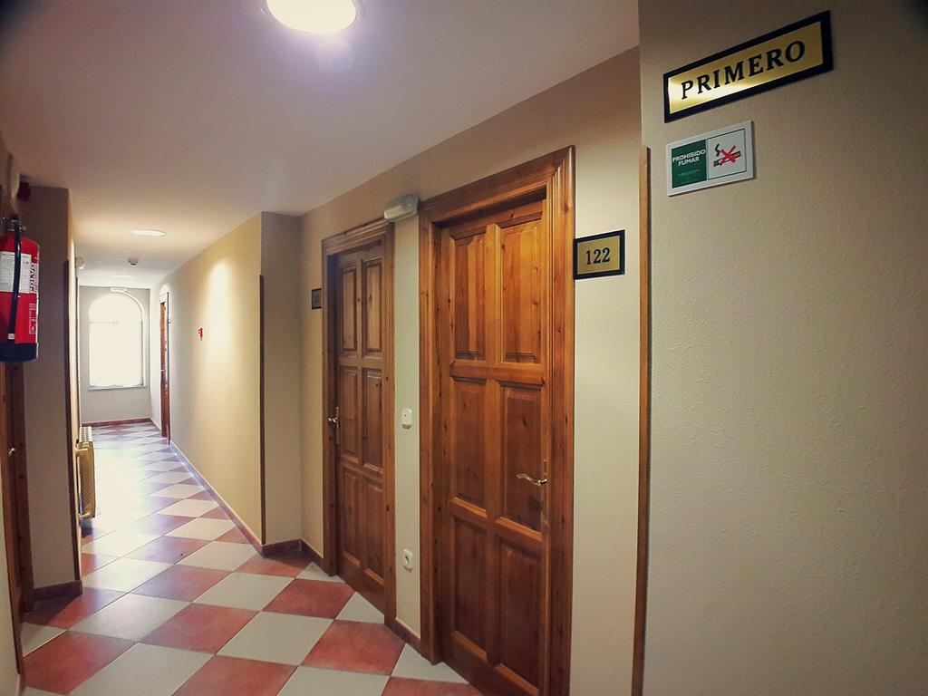 Hotel La Rivera Arenas De Cabrales Dış mekan fotoğraf