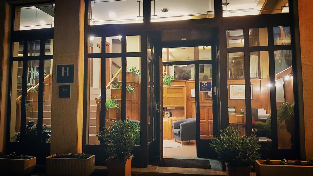 Hotel La Rivera Arenas De Cabrales Dış mekan fotoğraf
