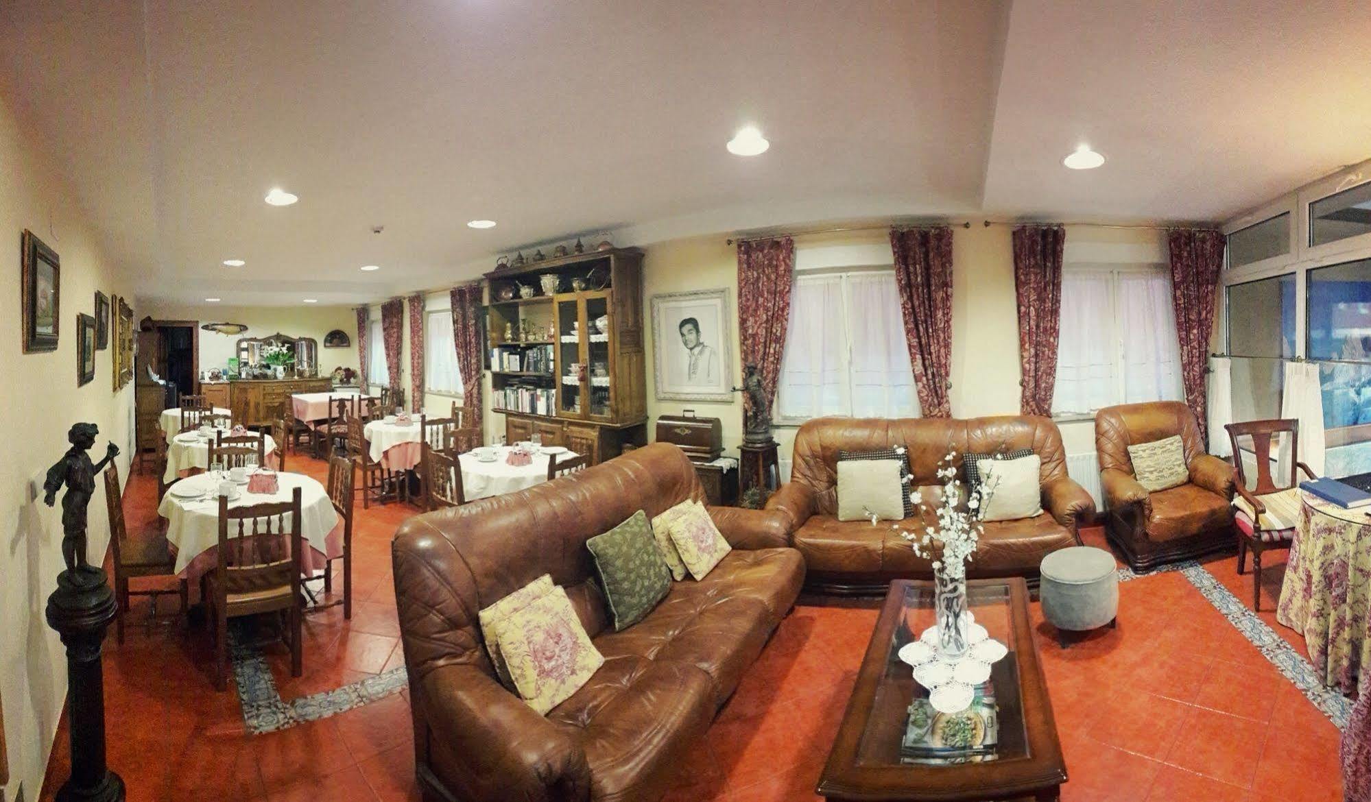 Hotel La Rivera Arenas De Cabrales Dış mekan fotoğraf