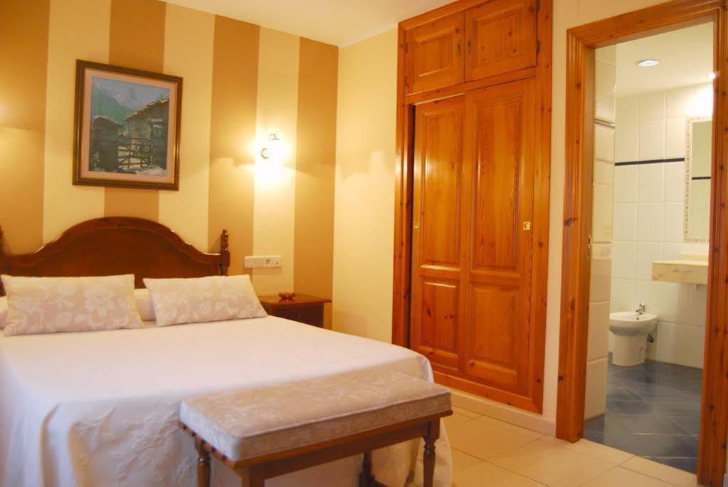 Hotel La Rivera Arenas De Cabrales Dış mekan fotoğraf